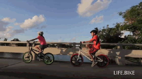 真·玩的飛起系列:電動(dòng)版BMX極限運(yùn)動(dòng)小輪車