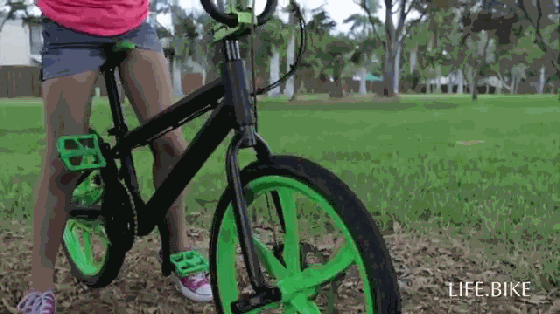 真·玩的飛起系列:電動(dòng)版BMX極限運(yùn)動(dòng)小輪車