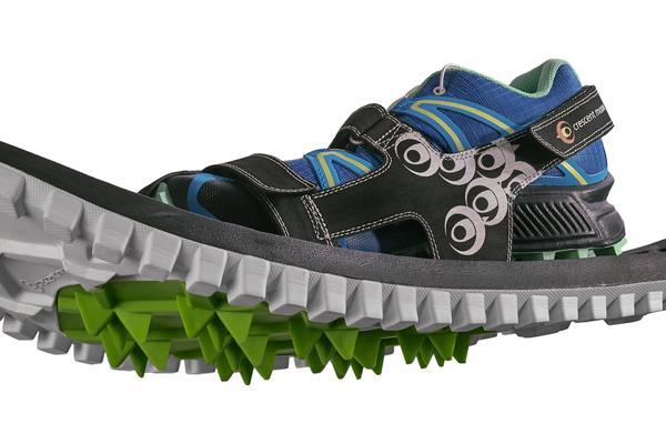 這款雪鞋能讓你在雪上飛奔 就是穿出去有點尷尬