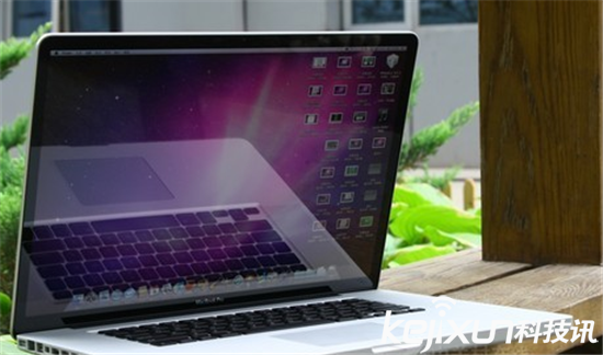 新款MacBook Pro續(xù)航時間惹爭議 只能續(xù)航3小時!