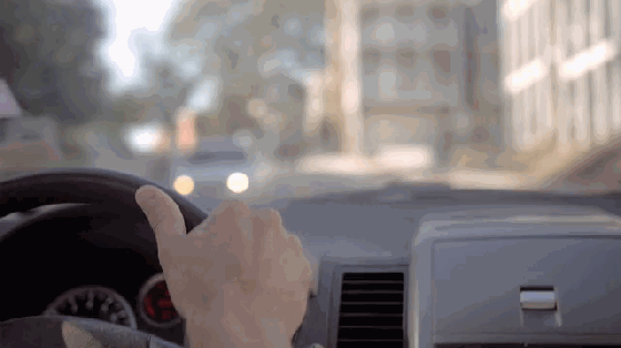 智能眼鏡趨向“去智能化”?樣子普通價格不夸張