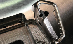 既是扳手又是美工刀 這個(gè)小玩意共有17種用途