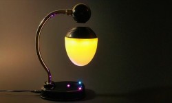 WAVE磁懸浮臺(tái)燈還能當(dāng)揚(yáng)聲器 放家里超顯復(fù)古范兒