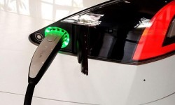 特斯拉充電器緊急召回：存在充電過熱隱患
