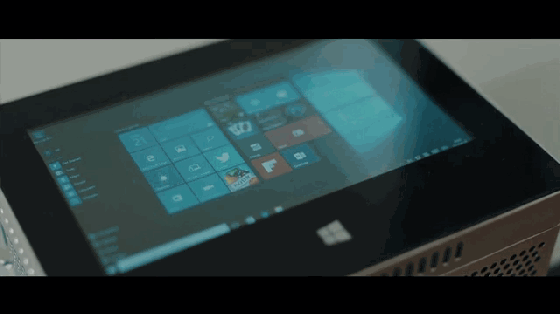 這個盒子相當(dāng)于高清投影儀+平板+移動電源合體