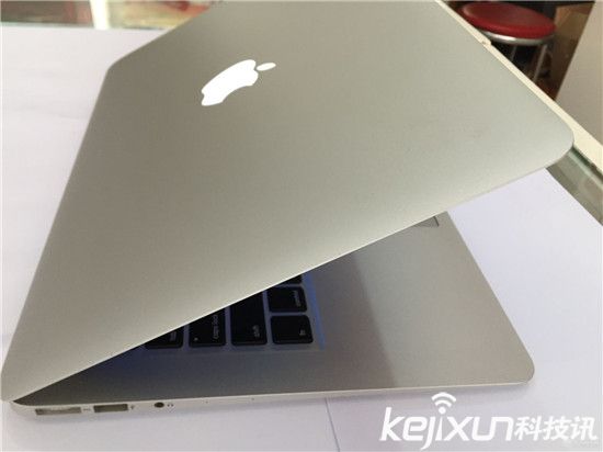 新MacBook Pro開蓋即開機 原來背后還有個故事