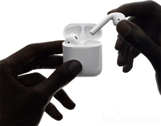 蘋果AirPods正式上市 預(yù)計(jì)4周內(nèi)發(fā)貨 售價(jià)1288元