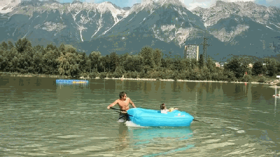 這個氣墊充氣只需10秒鐘 雪地里都能舒服的躺著