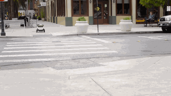 送餐小哥要失業(yè) 這活兒以后機(jī)器人就能干了