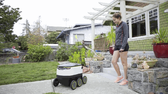 送餐小哥要失業(yè) 這活兒以后機(jī)器人就能干了