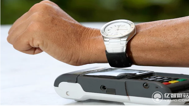 普通表也想刷表付款?貼上這個小裝置就行了