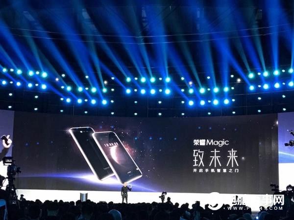 八曲面四攝像頭 榮耀Magic居然研發了四年