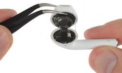 AirPods無線耳機拆解 拆開就相當于扔了