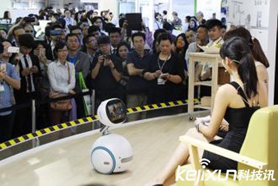 華碩家庭機器人Zenbo開年發(fā)售 售價4300元起