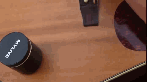 吉他撩妹大法？那帶上能錄專屬伴奏的小音箱吧