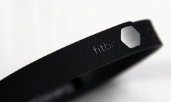 Fitbit Flex 2智能手環評測：可以戴著去游泳