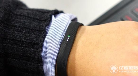 Fitbit Flex 2智能手環評測:支持游泳記錄 Fitbit Flex 2智能手環評測:支持游泳記錄