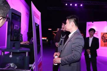 說明: D:品牌部月格拉瓦品牌升級(jí)發(fā)布會(huì)圖片品牌發(fā)布會(huì)照片人臉識(shí)別.jpg