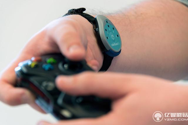 VR玩多了頭暈怎么破？請(qǐng)戴好這款手環(huán)電擊自己