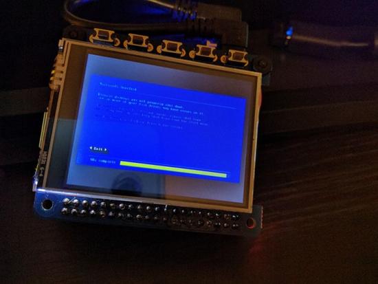 搭載Windows 98系統的智能手表：還能玩掃雷