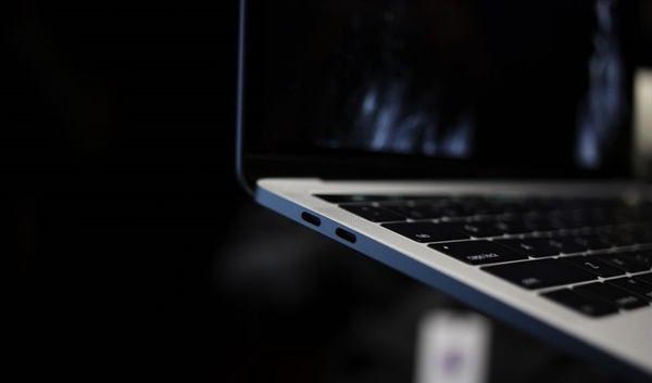 USB-C接口果然是個大坑：蘋果重新召回MagSafe