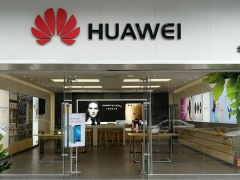 春季草木綠，華為授權(quán)體驗店變新裝