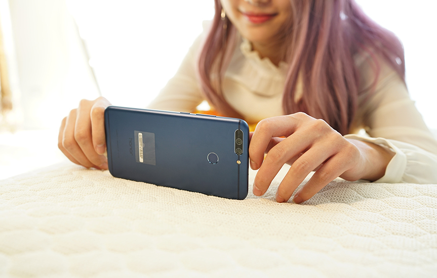 尷尬了 華為榮耀V9雙攝VR很好玩玩王者榮耀卻...