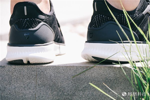 小米旗下米家智能運(yùn)動鞋上腳