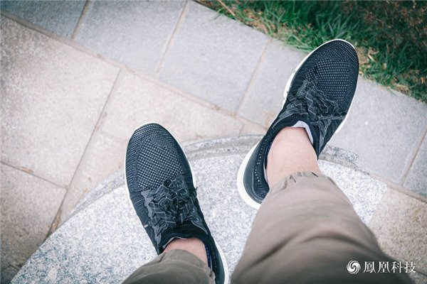 小米旗下米家智能運(yùn)動鞋上腳