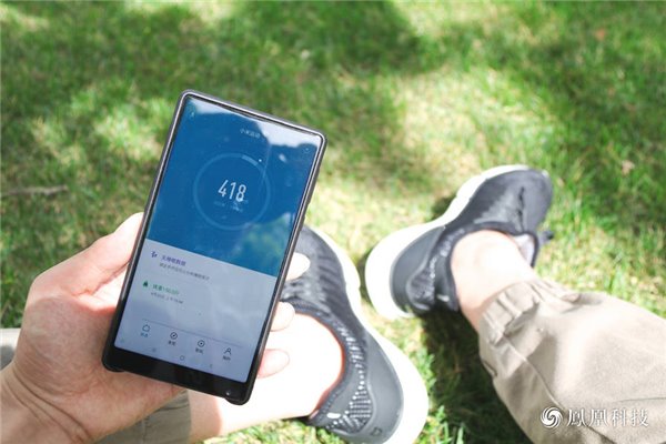 小米旗下米家智能運(yùn)動鞋上腳