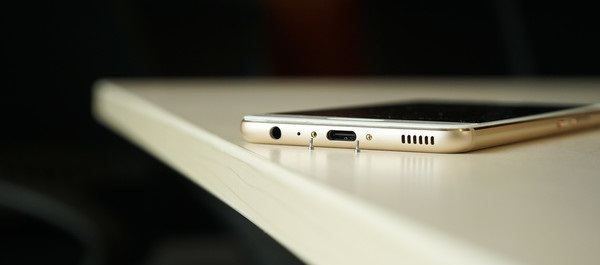 華為P10后蓋怎么打開？可以換嗎 華為P10后蓋拆解方法