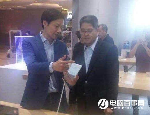 雷軍視察小米之家 卻被一件事情搞得非常郁悶