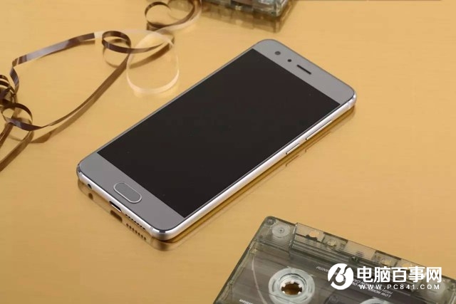 漂亮的小屏旗艦 榮耀9海鷗灰開箱與上手體驗