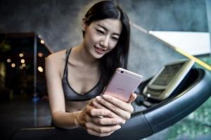 看準了再下手！6款可能降價清倉的旗艦手機推薦