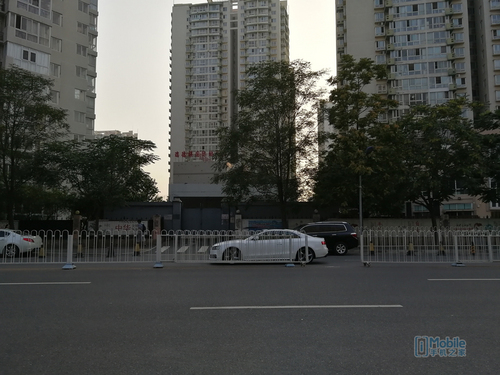 一加5和榮耀9對比評測:實(shí)用性再戰(zhàn)顏值 相差300元怎么選? 一加5和榮耀9對比評測:實(shí)用性再戰(zhàn)顏值 相差300元怎么選?