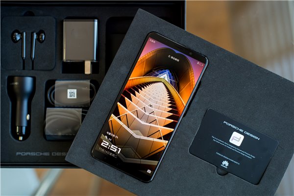 華為Mate10保時捷設計上手：顏值大贊