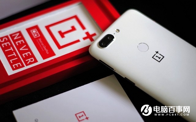 一加5T白色好看嗎 一加5T砂巖白開箱圖賞