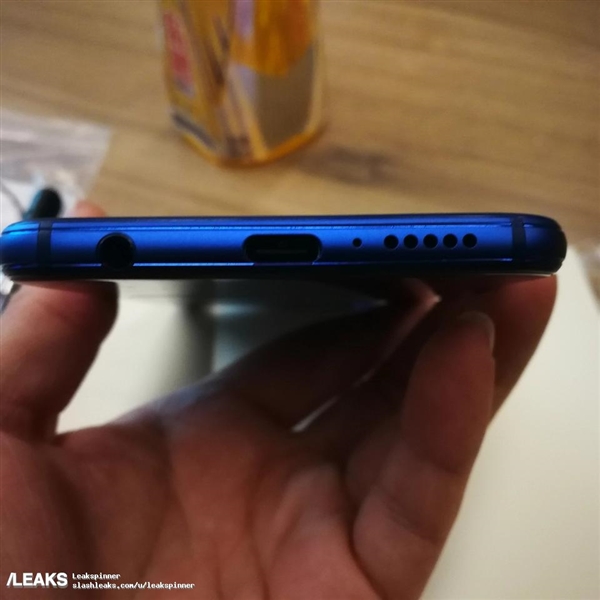 iPX側(cè)目！華為nova 3e真機(jī)360°曝光：雙玻璃劉海屏