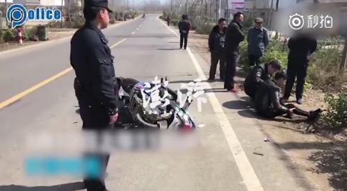 男子車禍?zhǔn)軅颉锻跽邩s耀》止痛 網(wǎng)友：輸了是不是更痛？