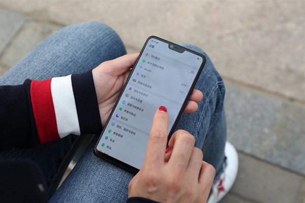 OPPO R15全面評測 最超值的異形全面屏!