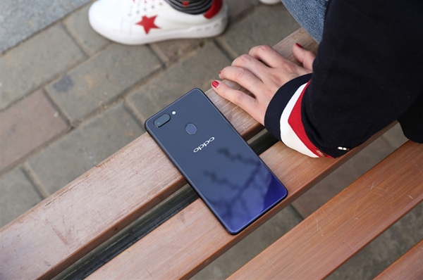 OPPO R15全面評測 最超值的異形全面屏！