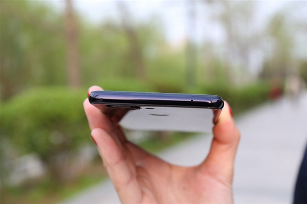 OPPO R15全面評測 最超值的異形全面屏!