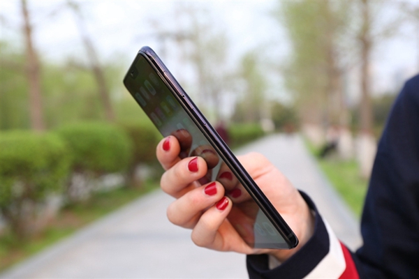 OPPO R15全面評測 最超值的異形全面屏!