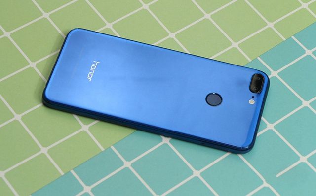 2000元左右的手機哪個好 八款值得買的2000左右的手機推薦