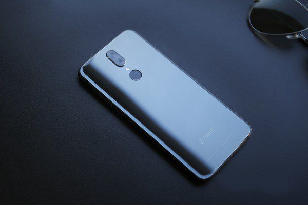 2000元左右的手機(jī)哪個好 八款值得買的2000左右的手機(jī)推薦