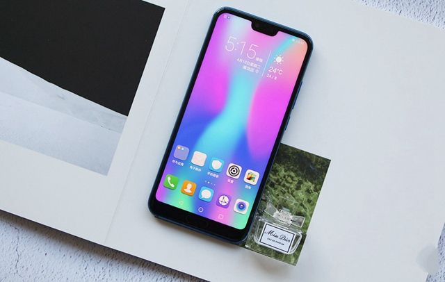 華為榮耀10參數(shù)配置和真機(jī)圖賞 榮耀10怎么樣？