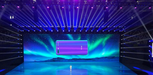 會變色更潮美 榮耀10發布會直播圖文回顧