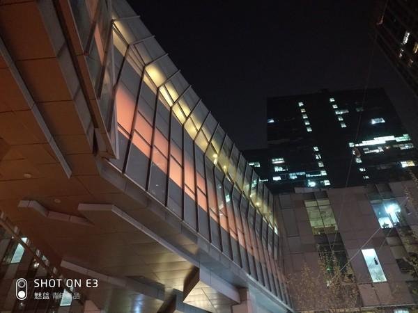 魅藍(lán)E3和努比亞Z18mini哪個(gè)好?nubia Z18mini與魅藍(lán)E3區(qū)別對比