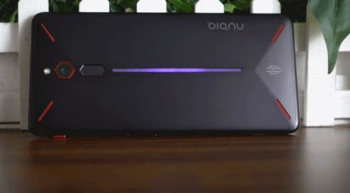 2紅魔游戲手機值得買嗎 努比亞紅魔游戲手機評測