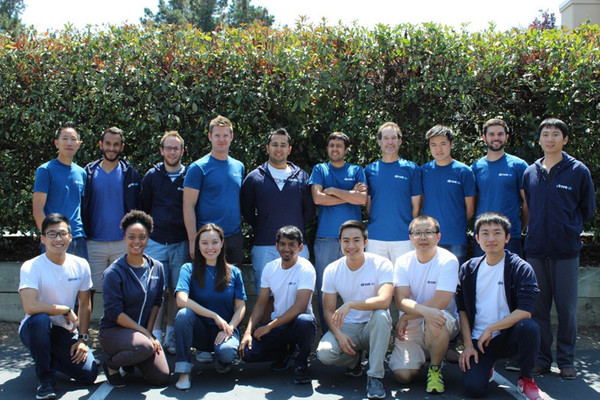 Drive.ai公司團隊合影 Drive.ai公司團隊合影